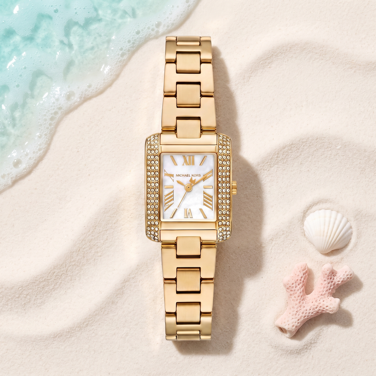 Montre Michael Kors Petite Emery, rectangulaire dorée, cadran nacre, TIJD&CO